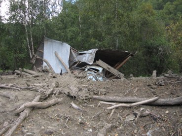 Flom og ras ødela for millioner av kroner i Gudbrandsdalen i 2011. Her fra Kvam, Nå er flommen her igjen (Foto: Erik Martiniussen)