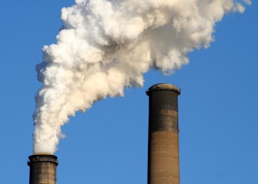 Erna Solberg vil kjøpe flere klimakvoter enn Stoltenberg (Foto: morgueFILE).