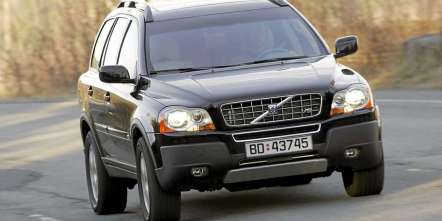 Volvo XC90 V8_1